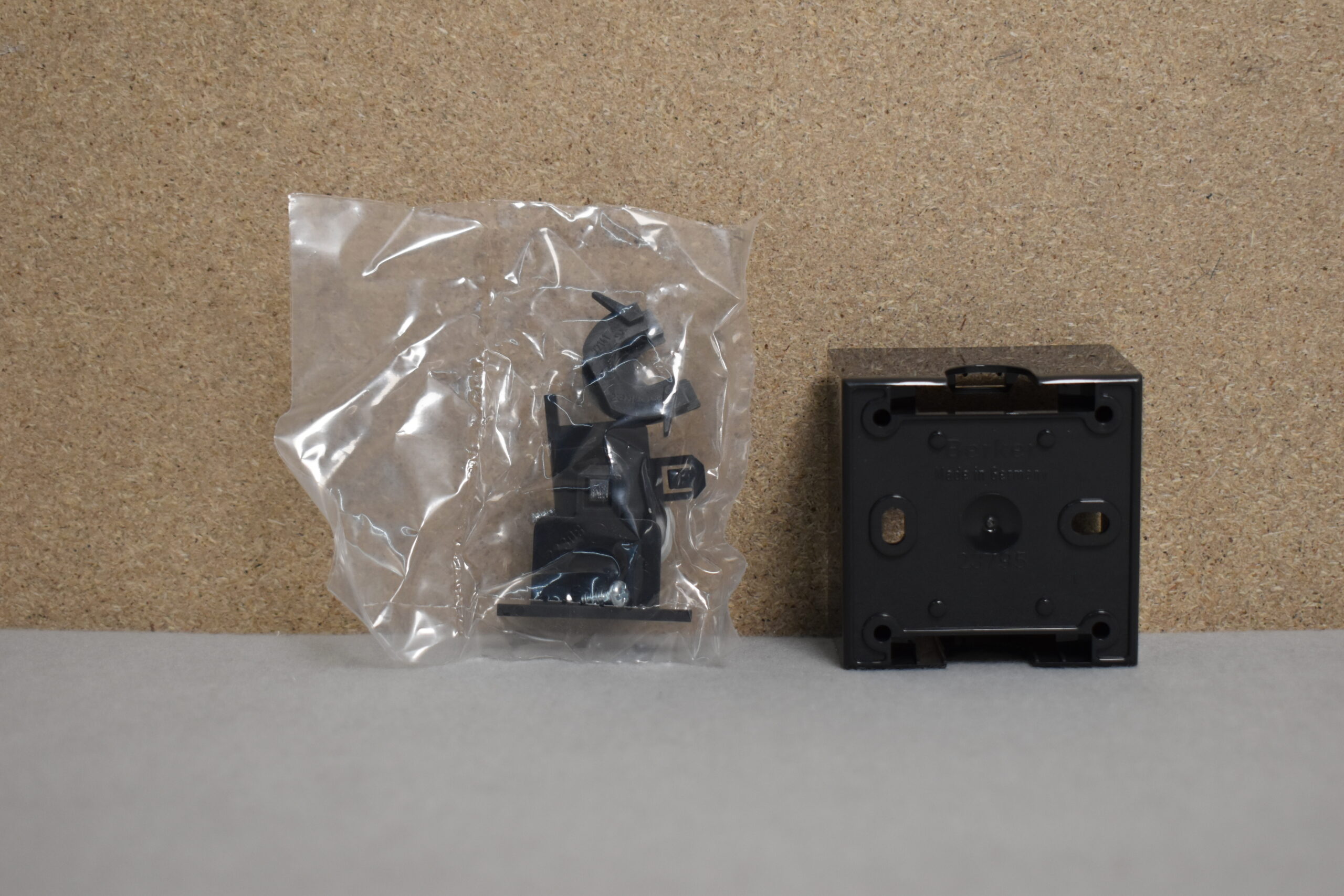 Berker Integro Flow Aufbau-Gehäuse 1fach hohe Ausführung 911512505