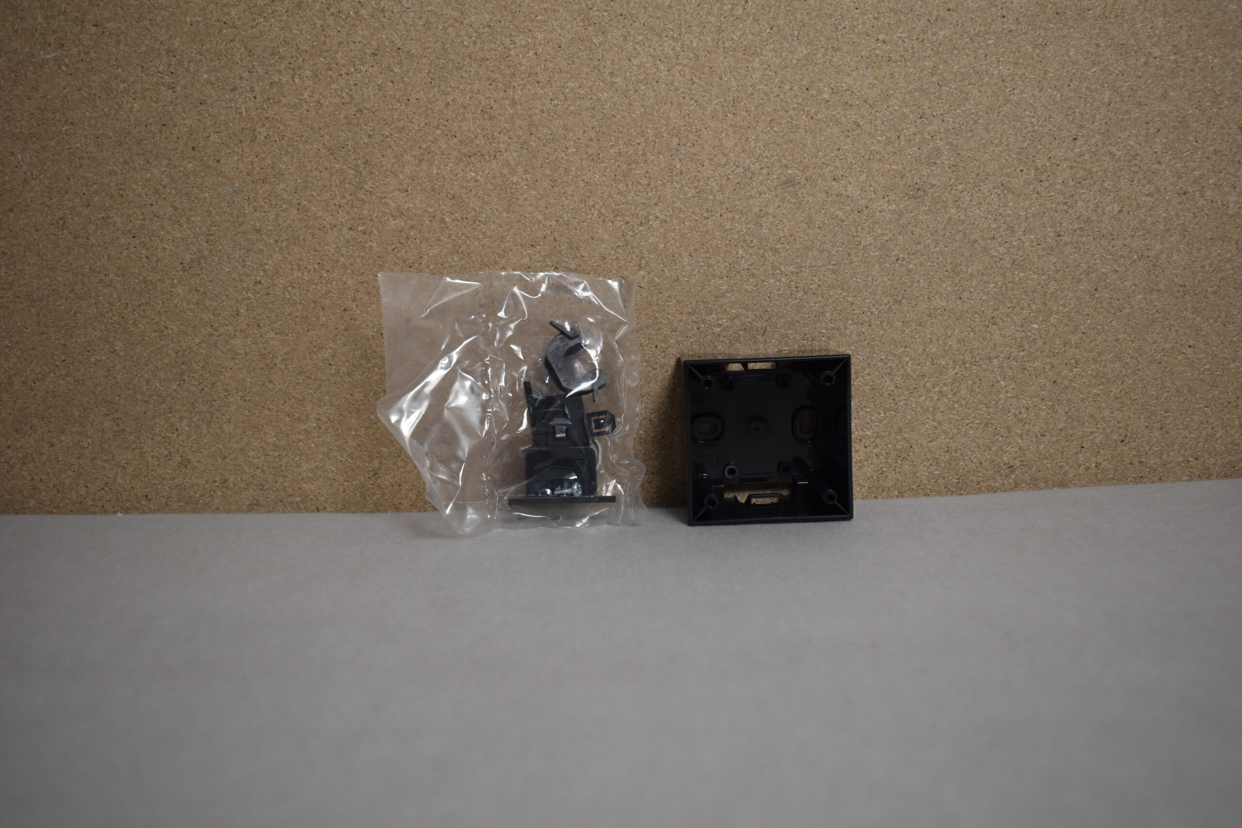 Berker Integro Flow Aufbau-Gehäuse 1fach hohe Ausführung 911512505