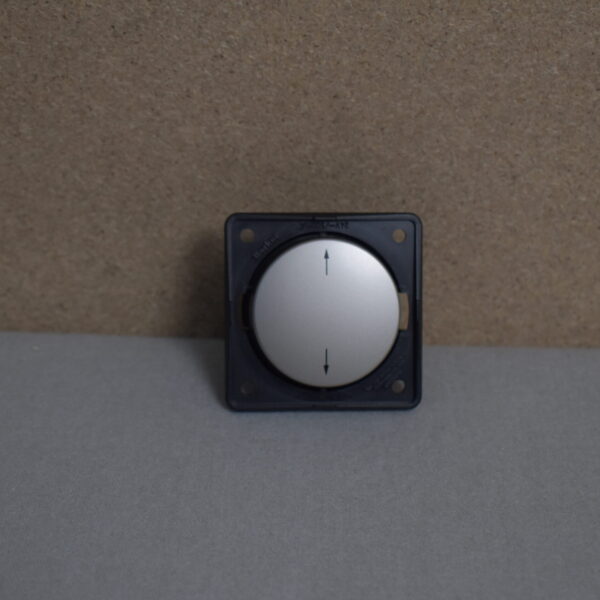 Berker Wippschalter Pfeil oben / unten Silber matt