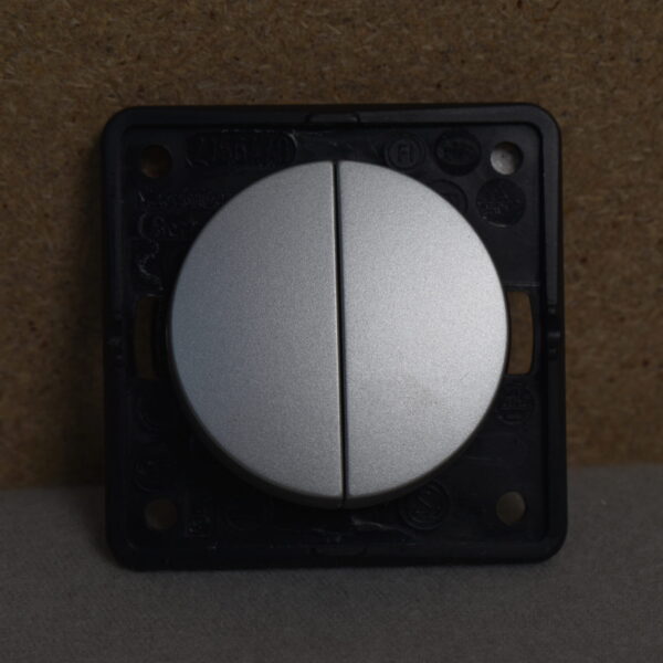 Berker Wippschalter geteilt ohne Symbol 21563 Silber matt