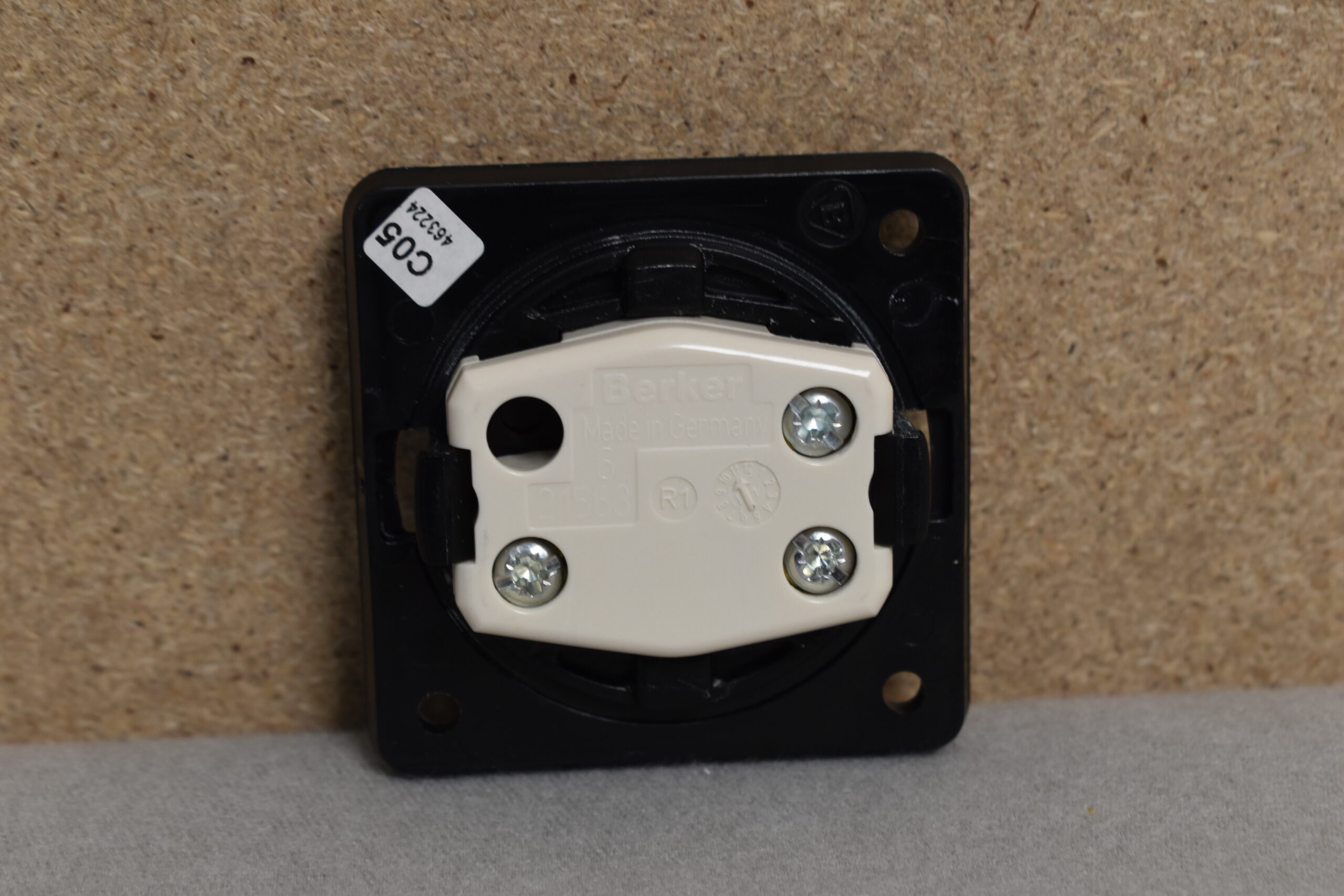 Berker Wippschalter geteilt ohne Symbol 21563 Silber matt