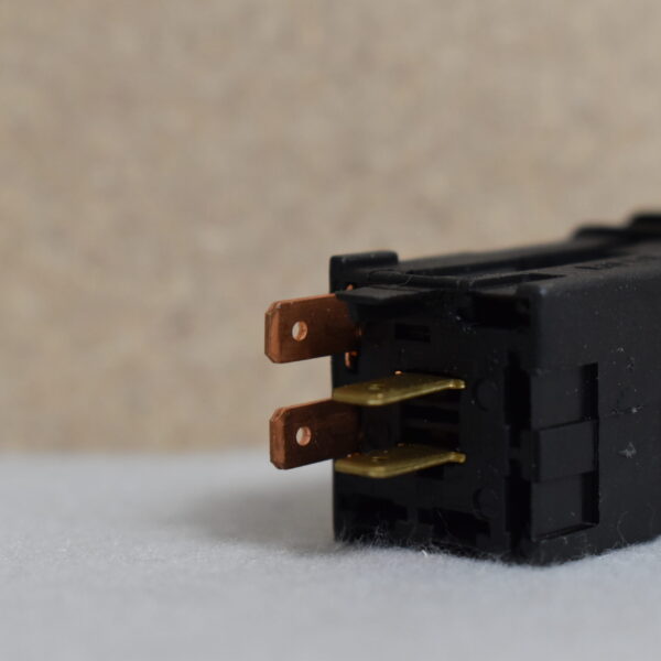 Lancia Schalter eckig A048