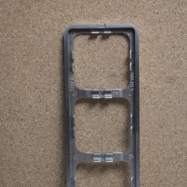 Vedder 3fach Rahmen 10073HG silber matt