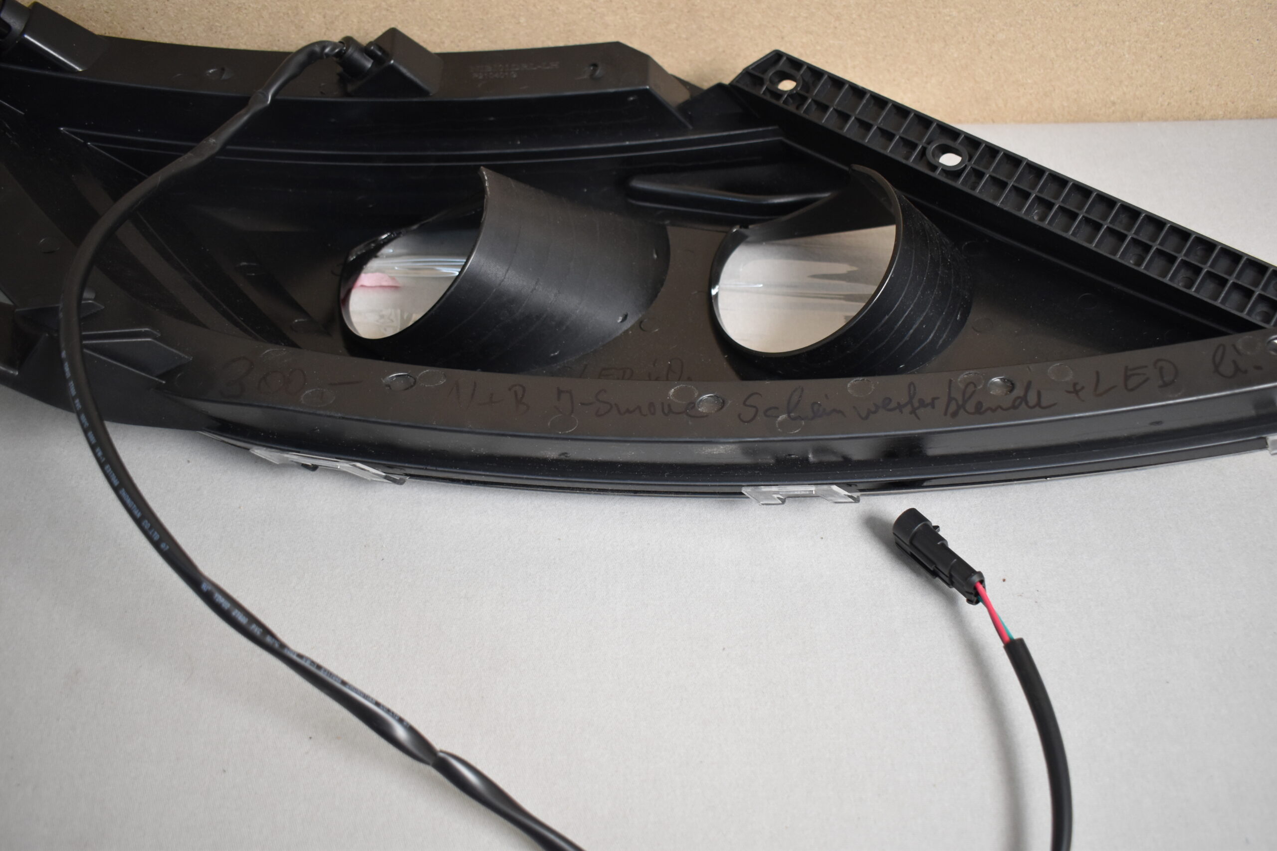 Niesmann + Bischoff I-Smove Scheinwerferblende + LED links