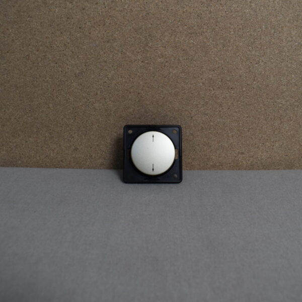 Berker Wippschalter Pfeil hoch / runter bronze