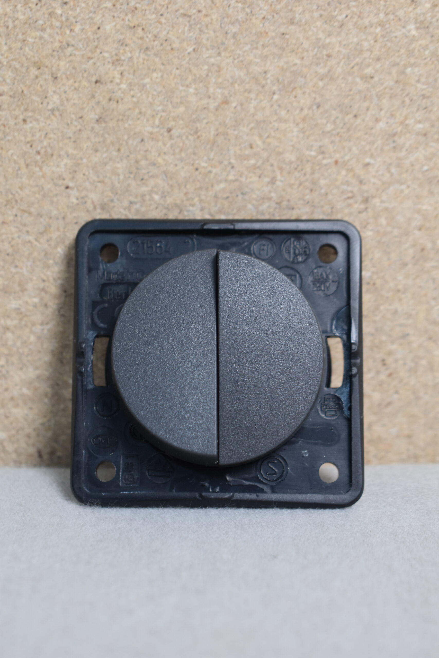 Berker Kippschalter 21564/2 schwarz