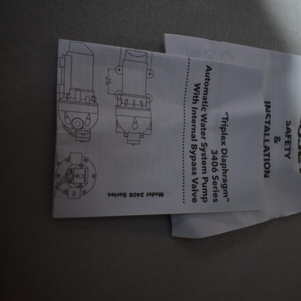 Flojet Wasserpumpe mit Adapter und Anleitung Model: R3426501