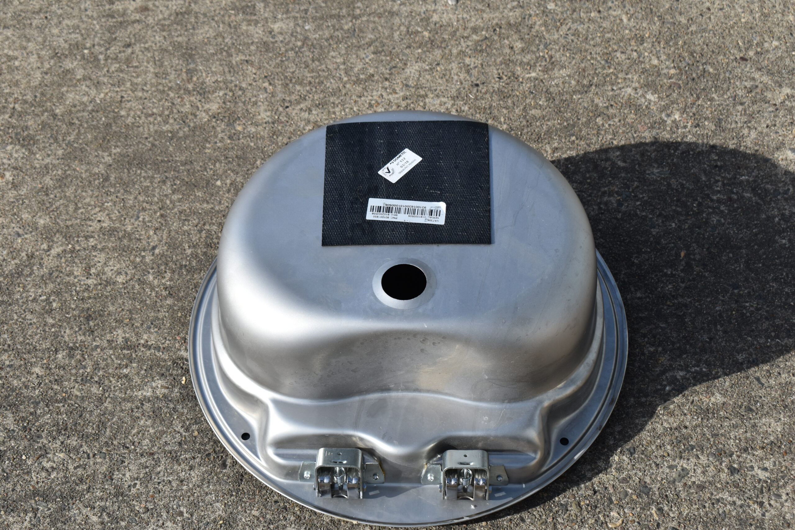 Dometic Spülbecken aus Edelstahl mit Glasdeckel Durchmesser ca. 42 cm