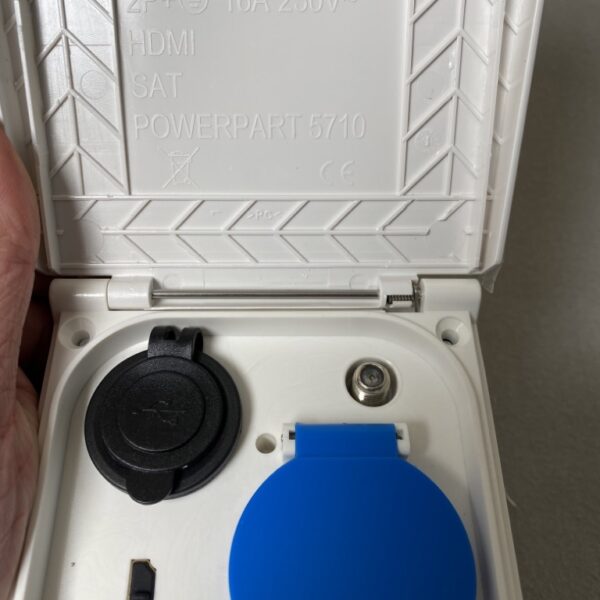 Movera Multifunktions-Außensteckdose weiß mit Doppel USB / HDM / 230 V / Sat