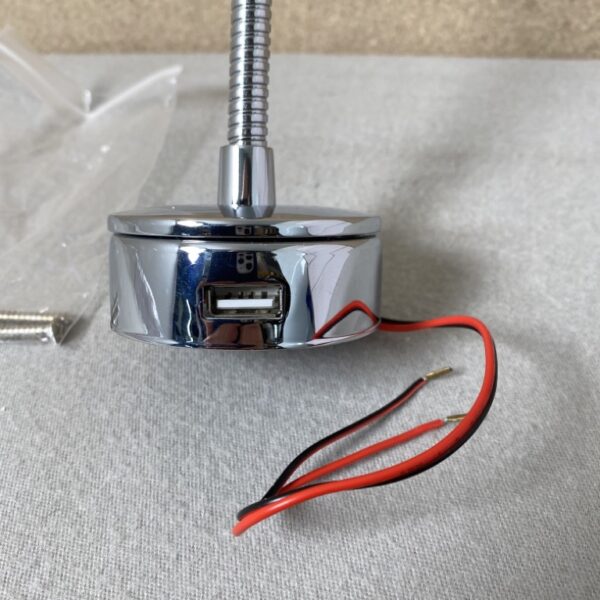 Schwanenhalslampe / Leselampe LED mit USB-Anschluss 18cm Chrome 12 V