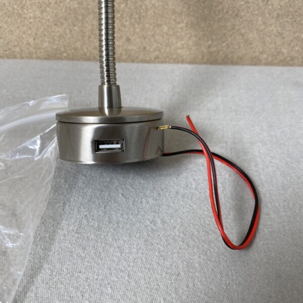 Schwanenhalslampe / Leselampe LED mit USB-Anschluss 18cm Brushed Chrome 12 V