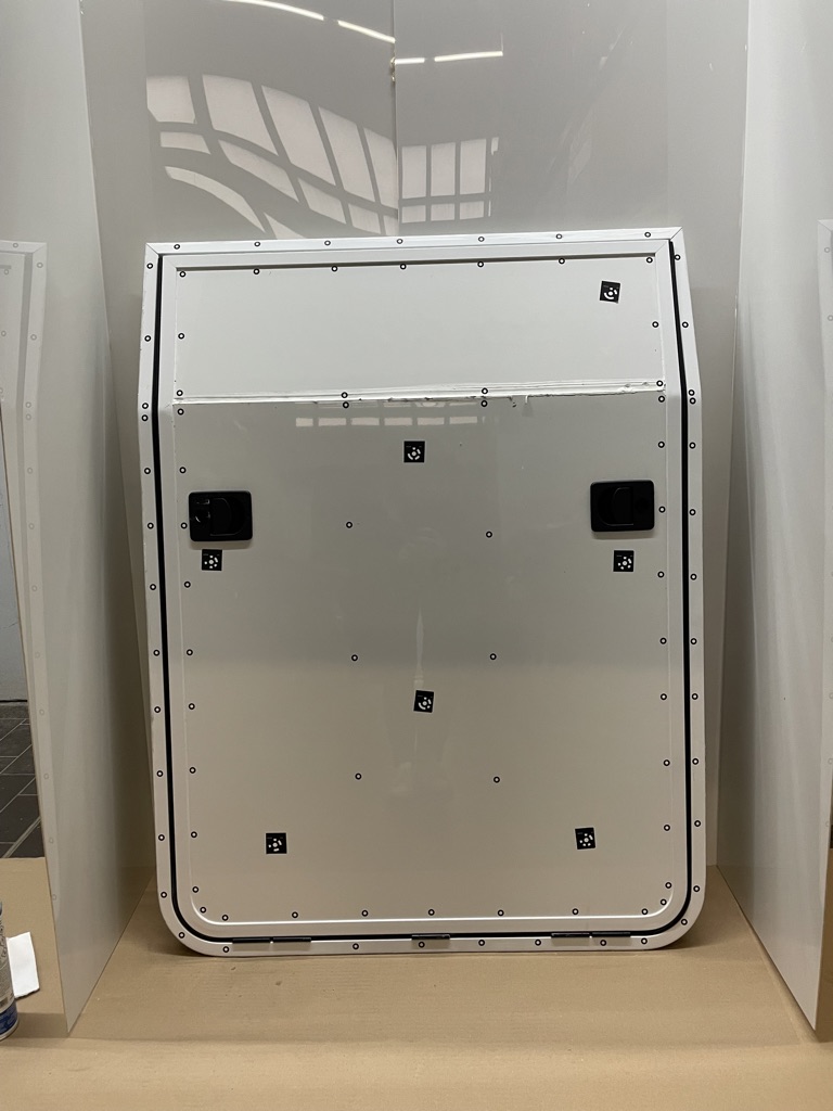 Garagenklappe Niesmann und Bischoff, weiß