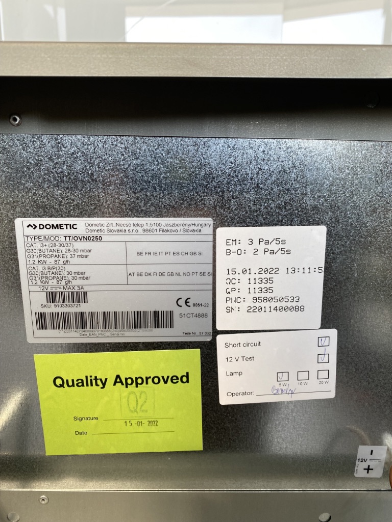 Dometic RMDT 10.5X Absorberkühlschrank mit Backofen