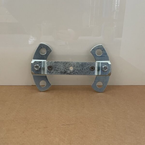 Halter für Radkappe Iveco Daily ab 2007 vorne, 16 Zoll, gebraucht