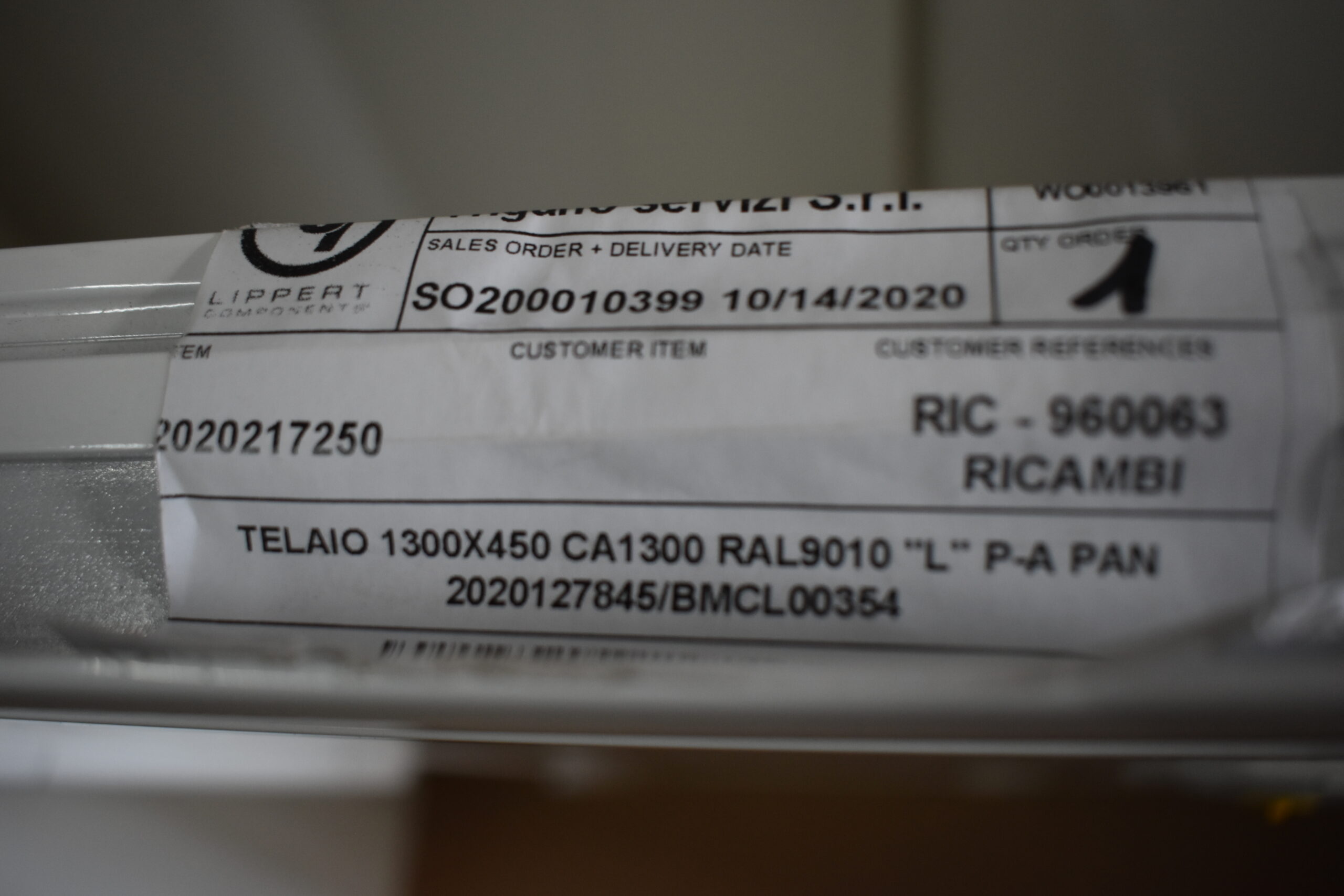 Serviceklappe weiß, 1300 x 450 mm, für Wohnmobil RAL 9010