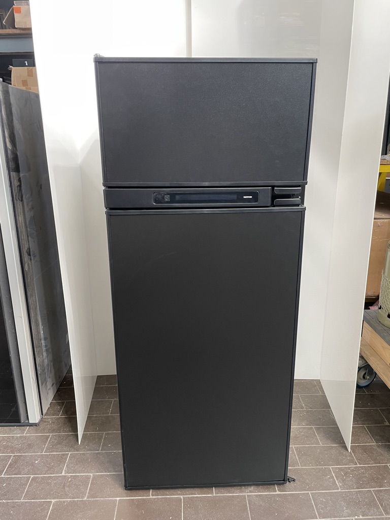 THETFORD Kühlschrank mit Gefrierfach, Model No: REFR N4170A, schwarz, neu