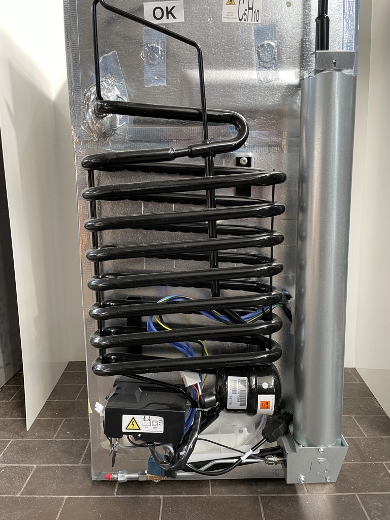 THETFORD Kühlschrank mit Gefrierfach, Model No: REFR N4170A, schwarz, neu – Bild 9