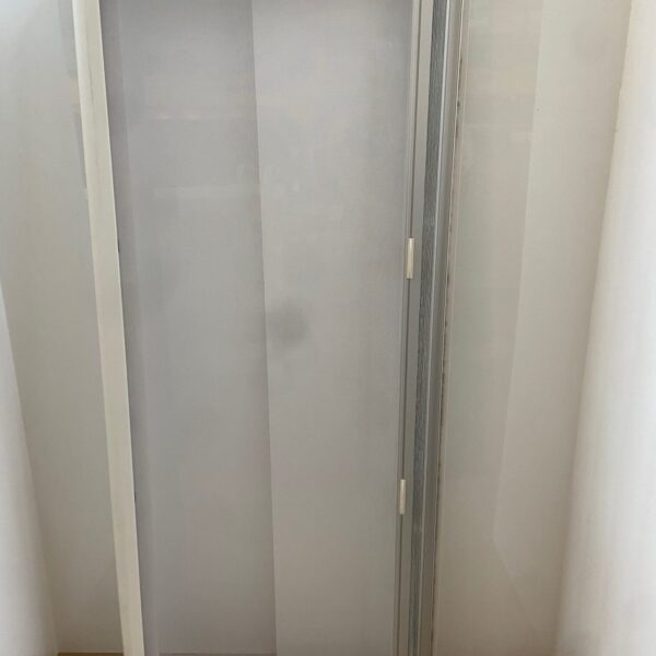 Rollo mit Verdunklung und Fliegenschutz, Remis, RAL 9001, 1300 x 500 mm