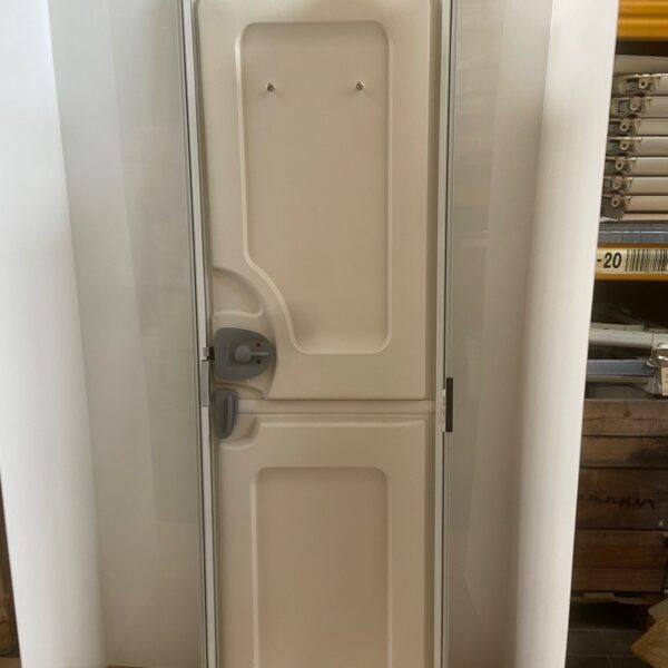 Wohnwagentür von EuraMobil, 174,5 x 57,5cm