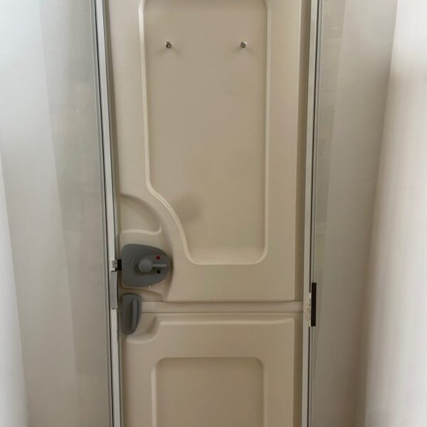 Wohnwagentür von EuraMobil, 174,5 x 57,5cm