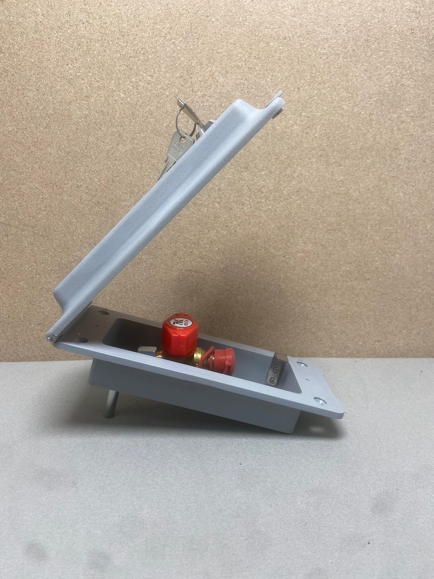 Gas -Versorgungsklappe von Reich, 160 x 70cm