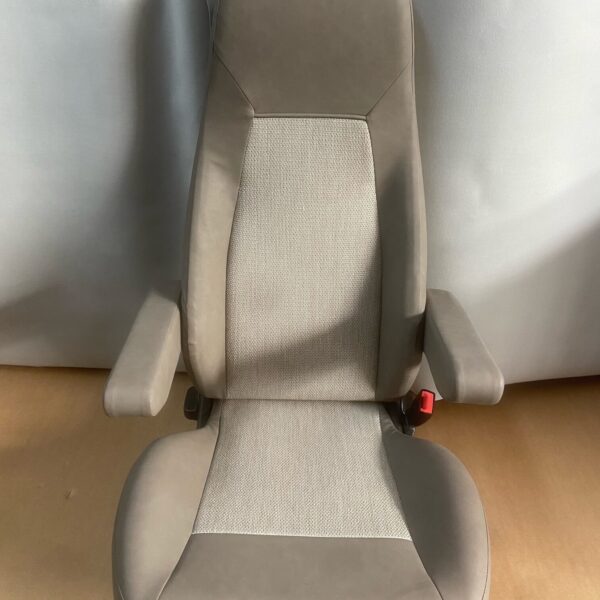 Auguti Milan Beifahrersitz, AL00,  Como MJ22