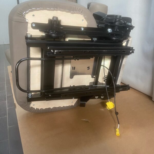 Auguti Milan Beifahrersitz, AL00,  Como MJ22