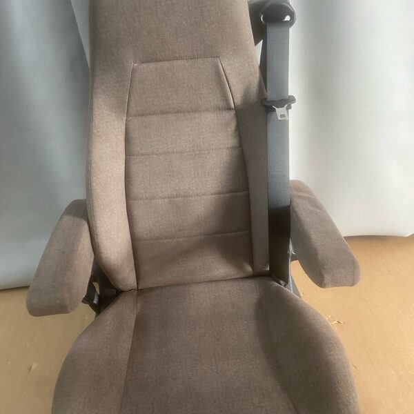 Aguti Fahrersitz Gis Liner in braun / grau für Wohnmobil