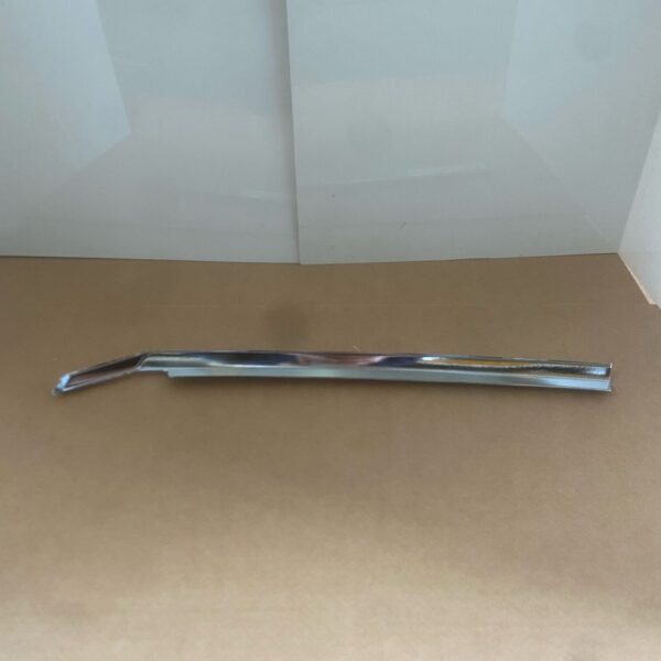 Chromblende für Kühlergrill, Teilstück rechts, Niesmann & Bischoff