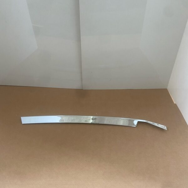 Chromblende für Kühlergrill, Teilstück rechts, Niesmann & Bischoff