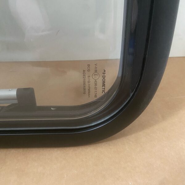 Ausstellfenster von Dometic für Wohnmobil, 104 x 54 cm