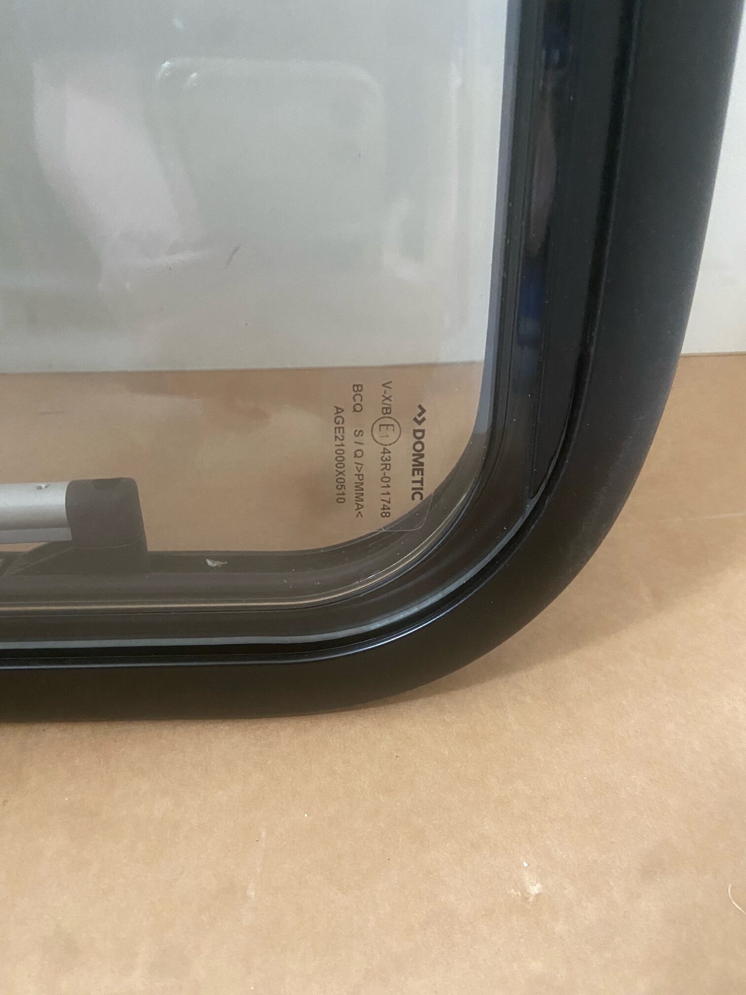 Ausstellfenster von Dometic für Wohnmobil, 104 x 54 cm