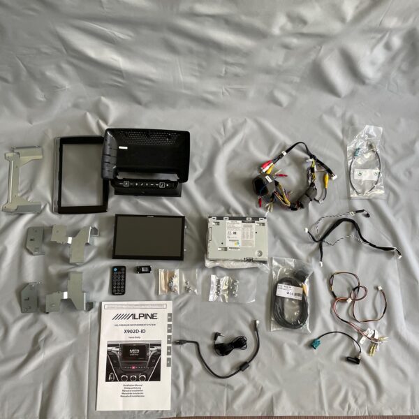 XXL Premium Infotainment System, Alpine Model X902D-ID