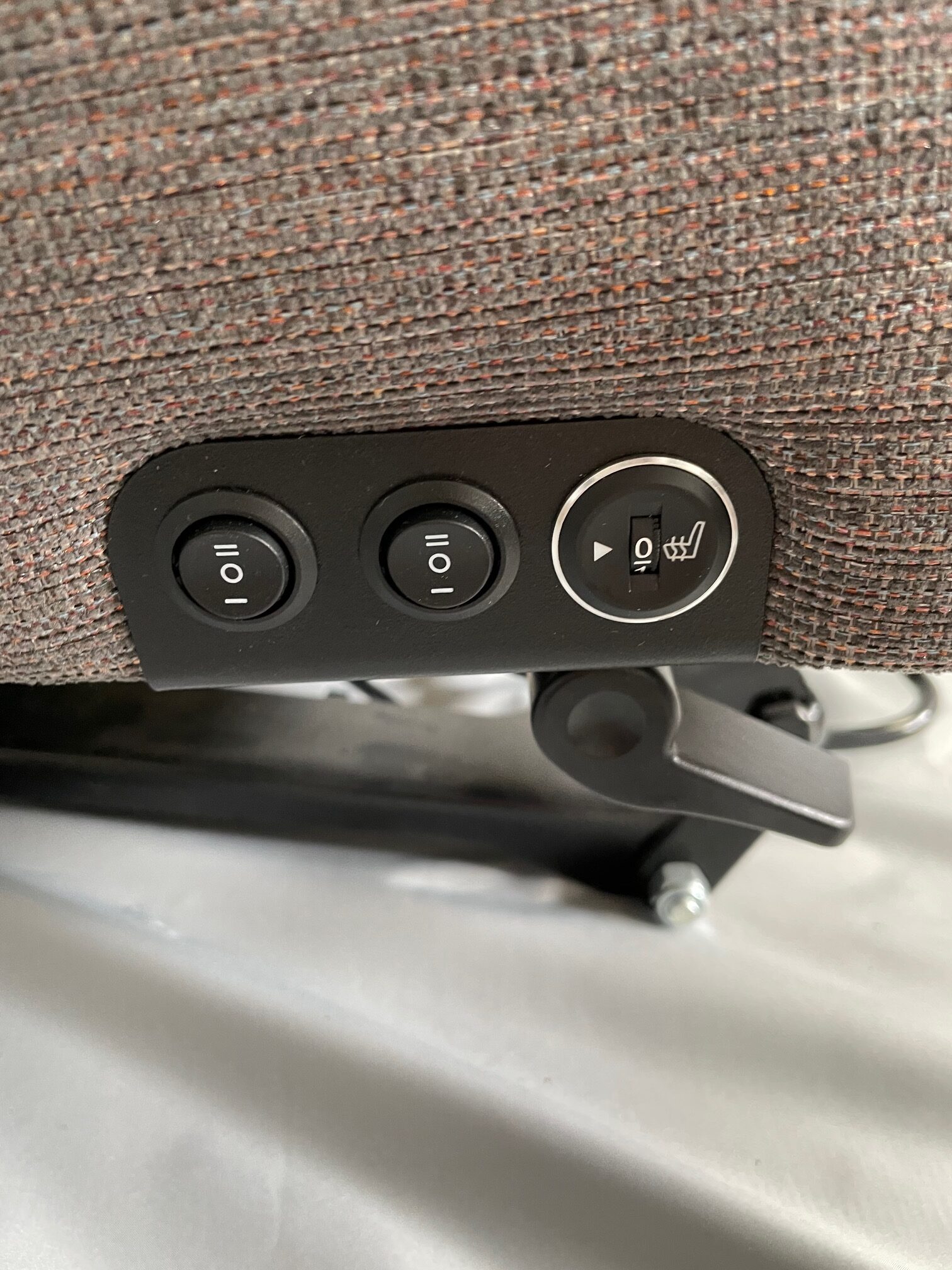 Aguti Hymer Sitz, Fahrerseite, Stoff grau / braun