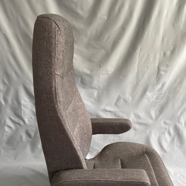 Aguti Hymer Sitz, Fahrerseite, Stoff grau / braun