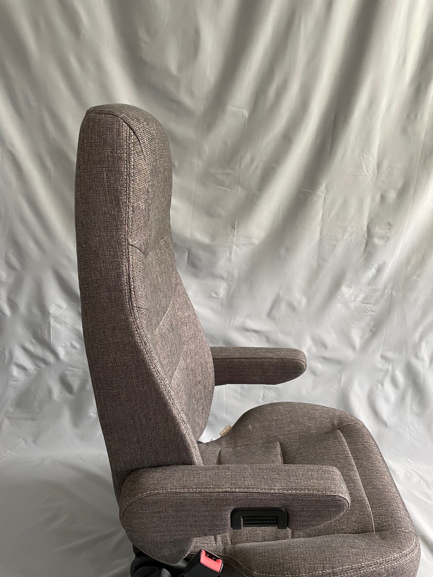 Aguti Hymer Sitz, Fahrerseite, Stoff grau / braun