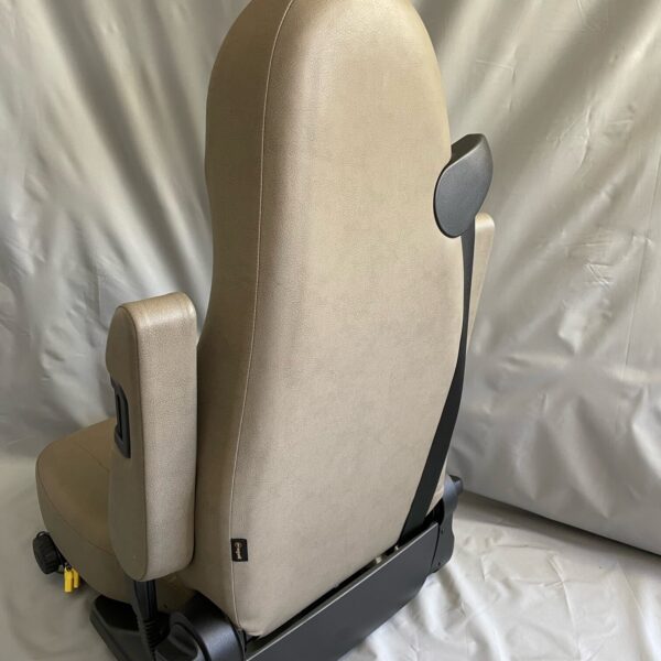 Aguti Automotiv GIS Liner, Beifahrersitz