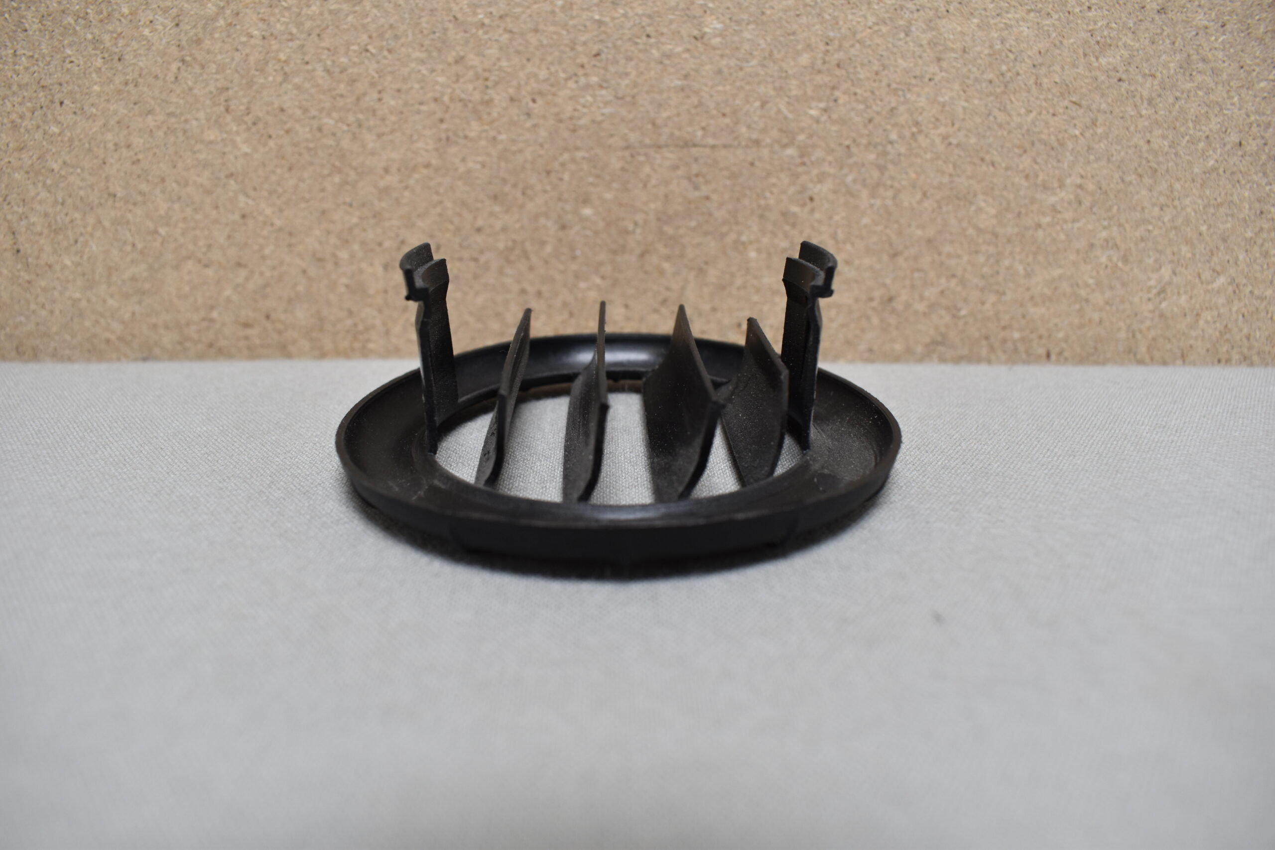 Lüftungsgitter / Lamelleneinsatz für Truma Heizungsrohr, RAL 80, schwarz 2er Set