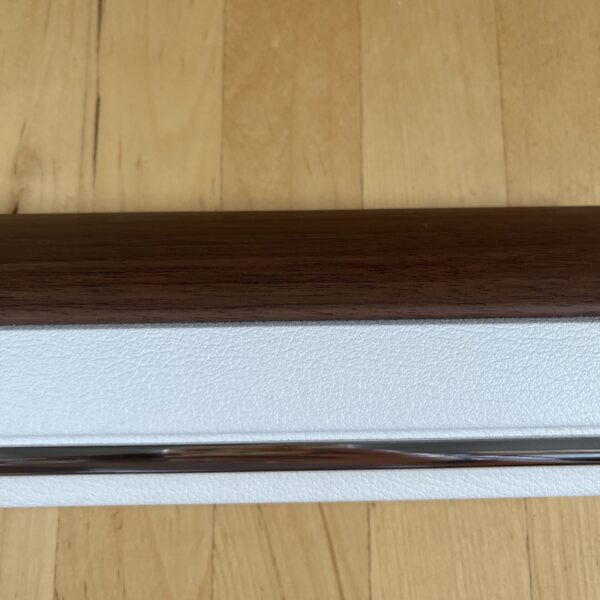 Leiste Holz Massivholz Mahagoni weiß Lederoptik mit Zierleiste beschichtet 1,90 Meter