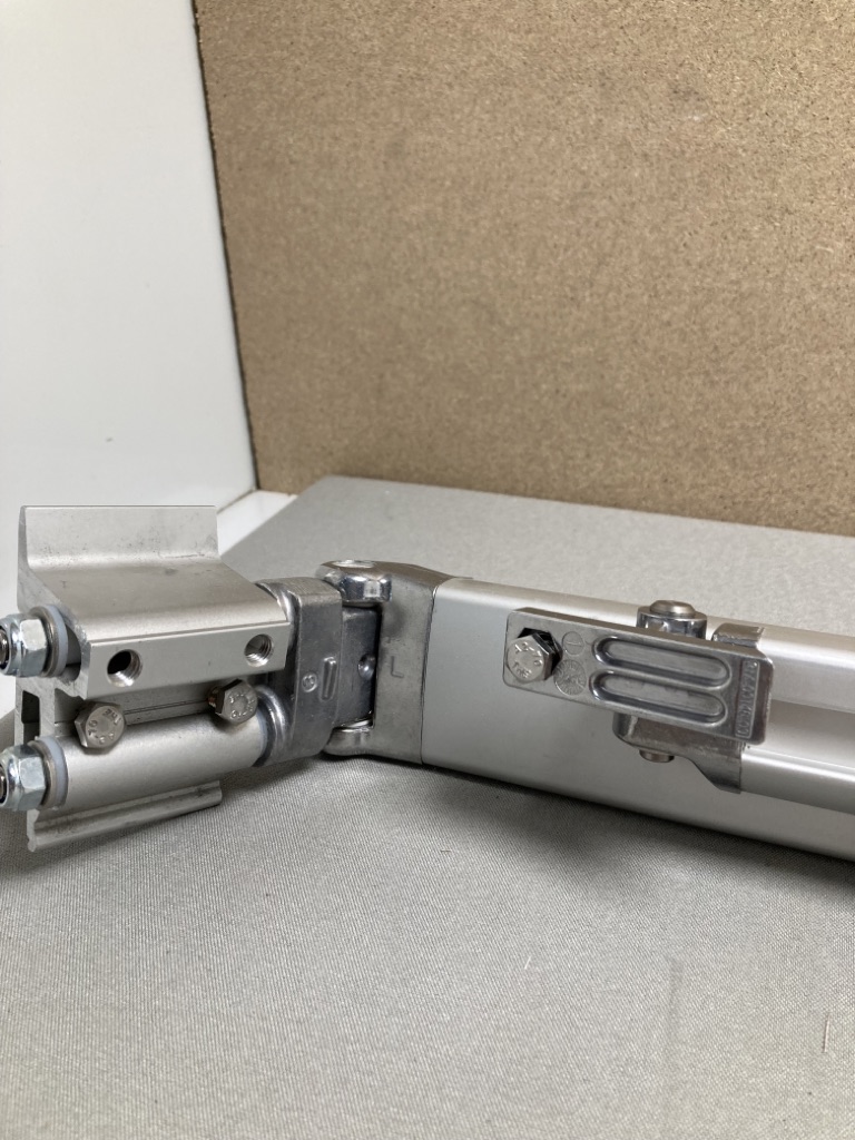 Thule Springarm 5200-2,6m neu links silber Art.-Nr.: 9641459