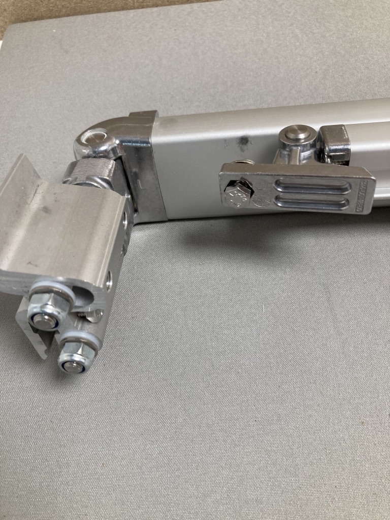 Thule Springarm 5200-2,6m neu links silber Art.-Nr.: 9641459