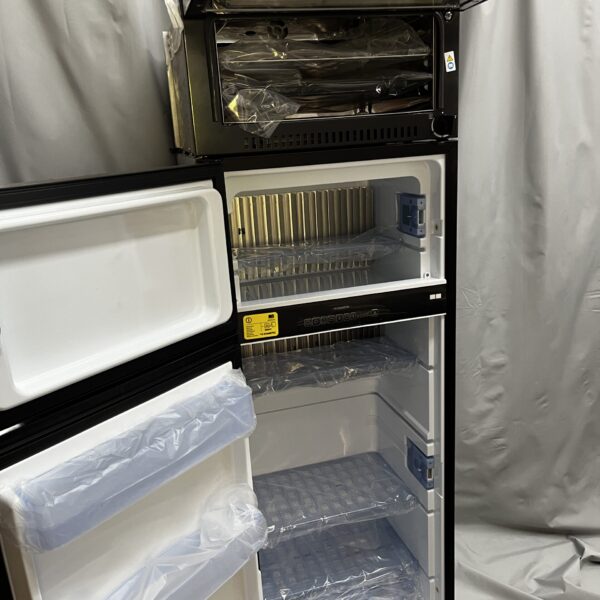 Dometic RMDT 8505 Kühlschrank mit Gefrierfach und Backofen