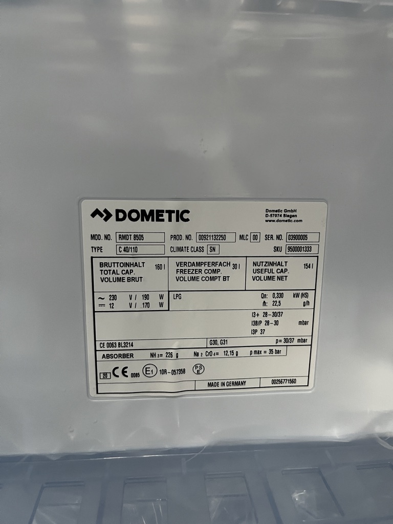 Dometic RMDT 8505 Kühlschrank mit Gefrierfach und Backofen – Bild 5