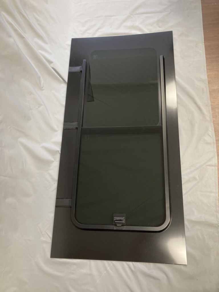 Carbest Getöntes Glasfenster für Fiat Ducato/Peugeot Boxer/ Citröen Jumper 1360x655mm Art-Nr.: 31621