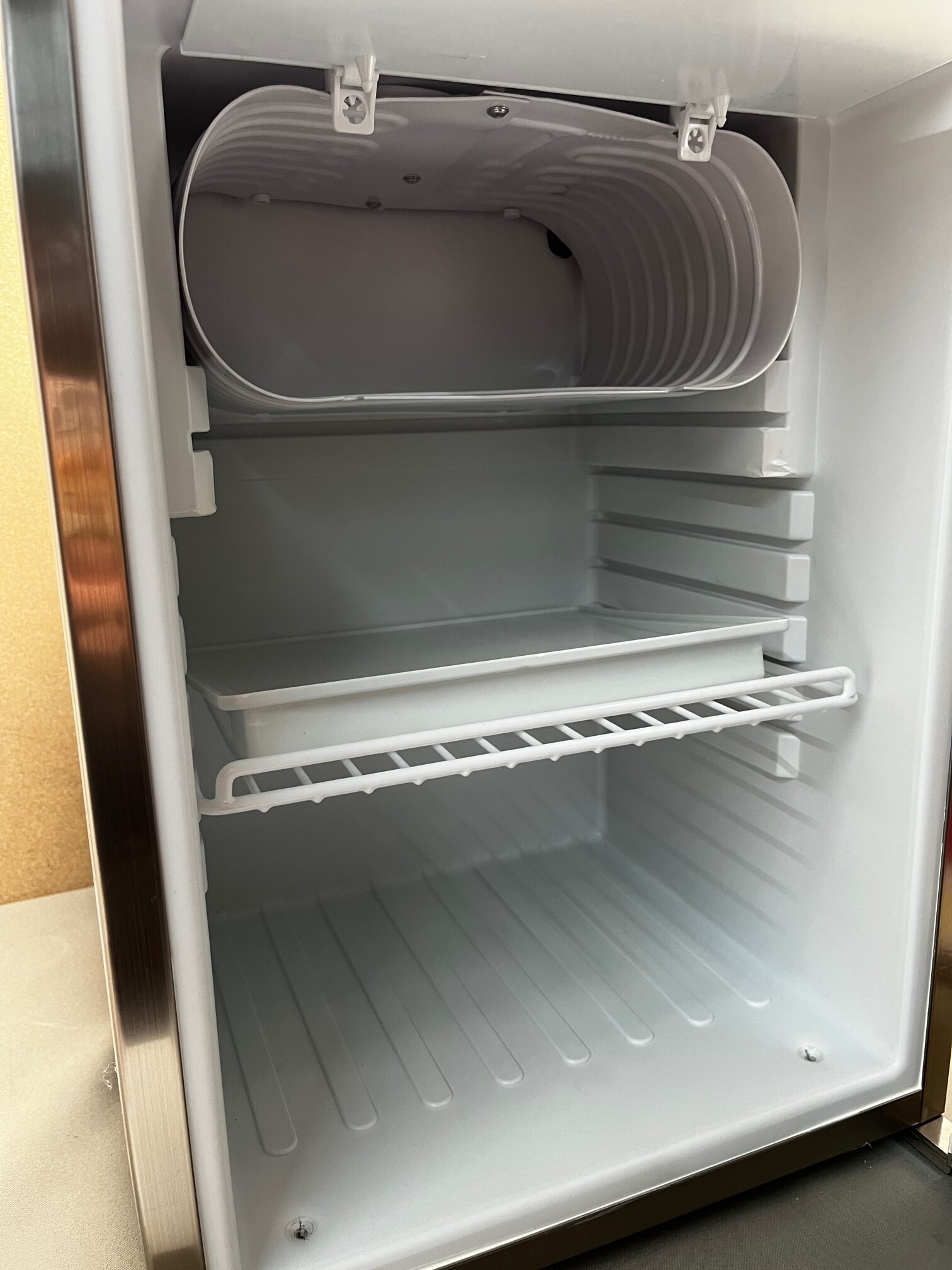 Carbest Kompressor Einbaukühlschrank 40L 71357