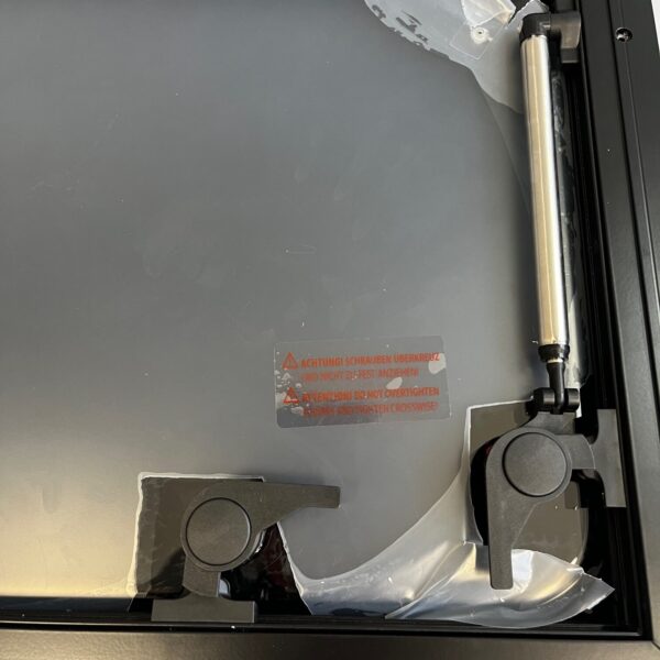 Carbest Ausstellfenster RW Style 700x400 mit getönter Acrylverglasung