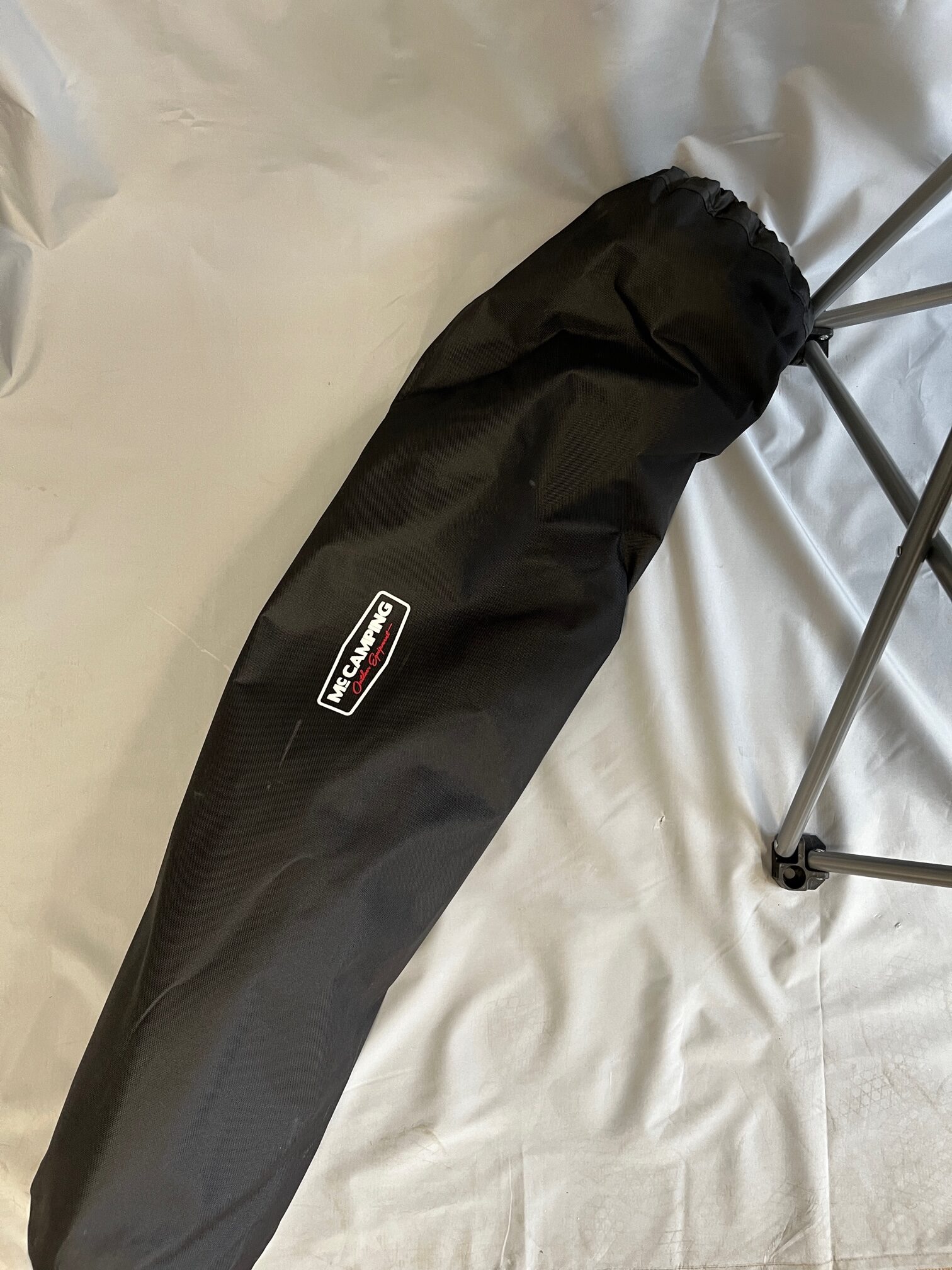 McCamping Campingstuhl schwarz grau mit Getränkehalter