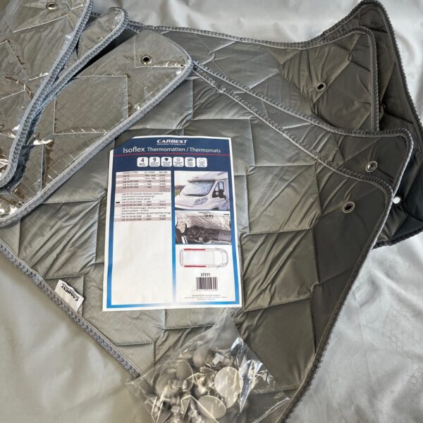 Carbest Isoflex Thermomatten für Fenster hinten für VW T5 ab 2003 37311