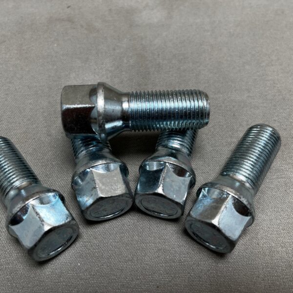 Alternative view of Radschrauben UBE 10.9 M16 5 Stk.