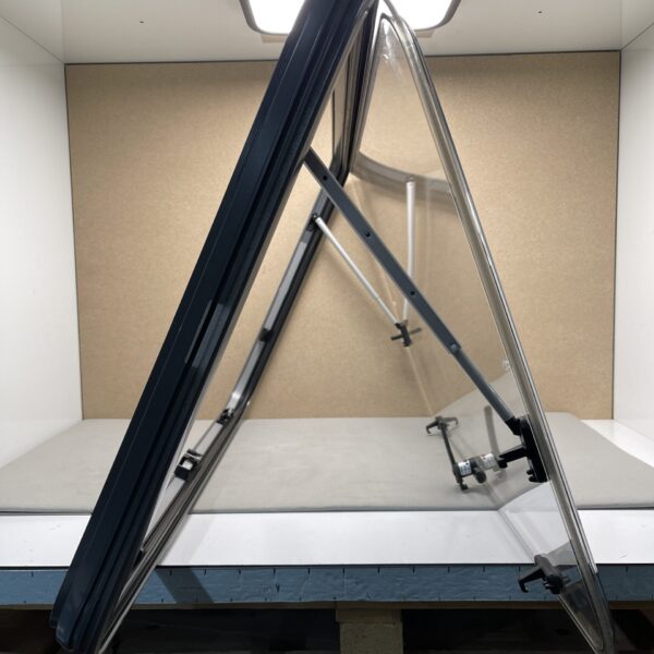 Dometic Ausstellfenster 1000x600 mm Anthrazit mit Zentralverriegelung